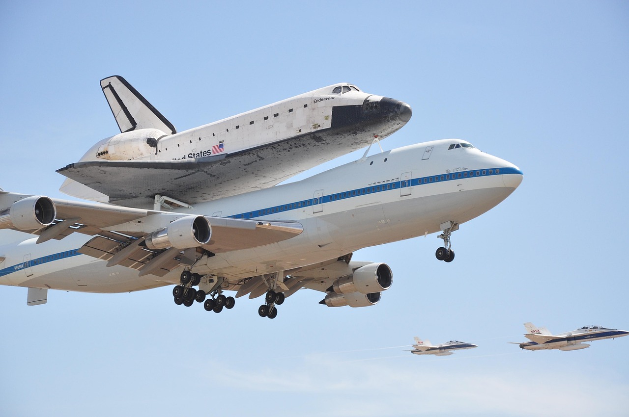 探索航空技術(shù)革新，最新飛機與未來展望